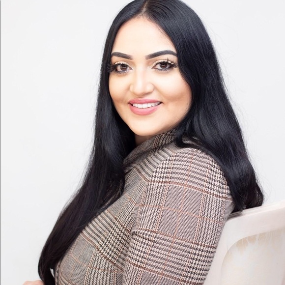 Meet your Posher, Jessica - Picture 2 of 4